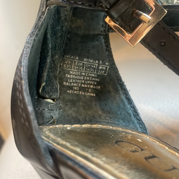 Guess Sandal Open Toe Herls with Studs - Picture 6 of 8